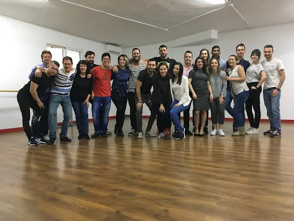 Clases de Salsa y Clases de Bachata Arts Dance Escuela de baile