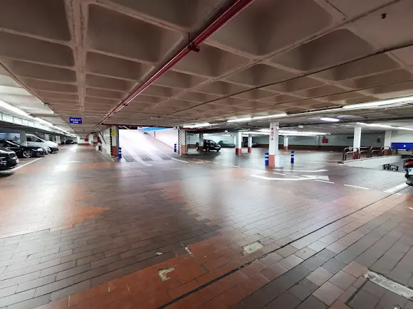 Parking Publico El Pilar