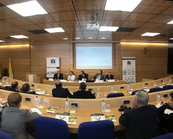 GRUPO VALÍA, SU EQUIPO ASESOR DE CONFIANZA - Madrid