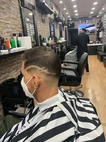 Peluquería de caballero BARBERSHOP TRADICIONAL (sin cita) - Madrid