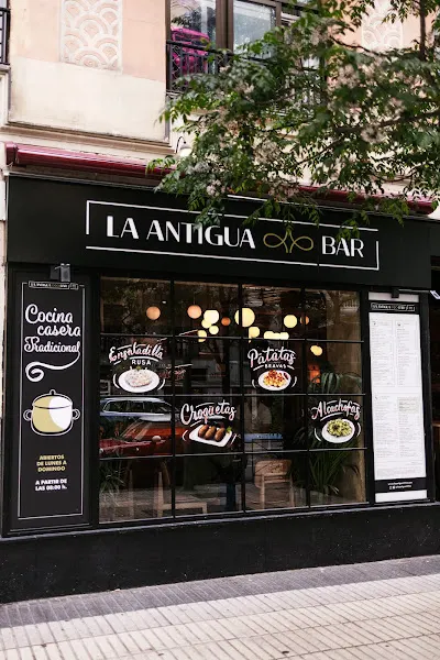 La Antigua Bar