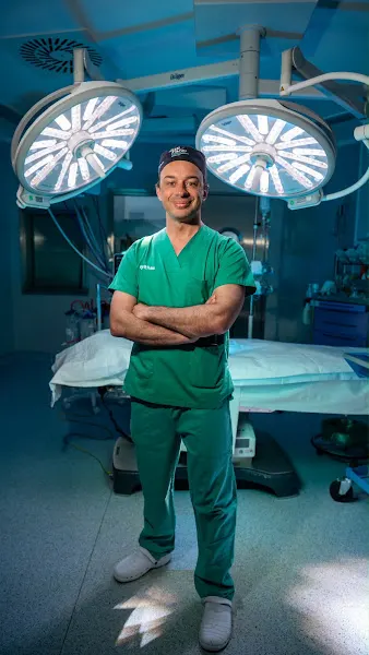 Dr Marco Romeo. Rinoplastia Ultrasónica y lifting facial Madrid