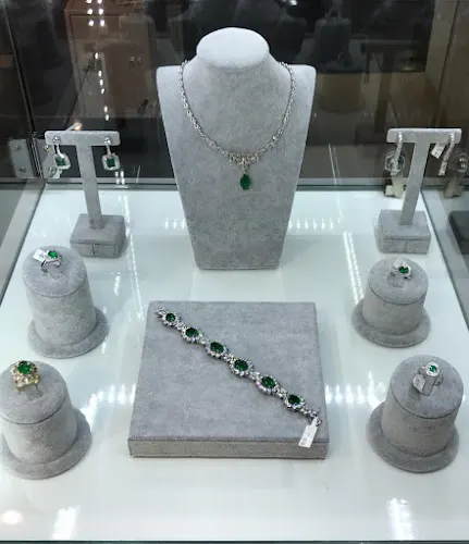 SALAZAR & BERMÚDEZ Joyas Vintage - Madrid