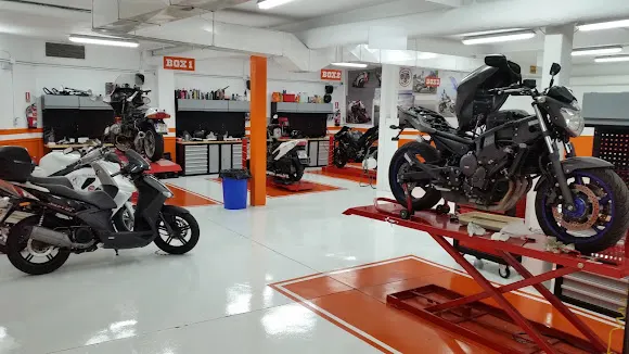 Taller Moteras Lmr Power "El Garaje"