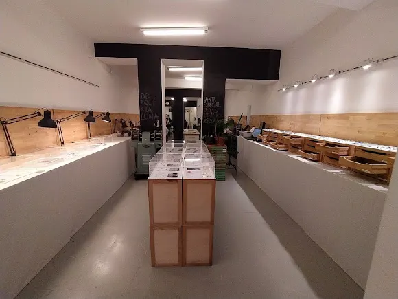 LALABEYOU Escuela y galería de joyería contemporánea - Madrid
