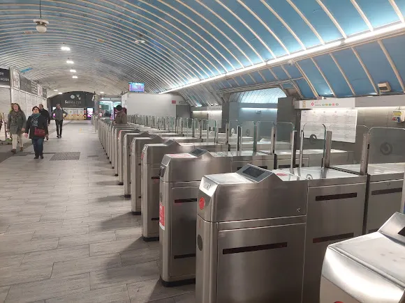 Estación de Cercanias de Recoletos - Madrid