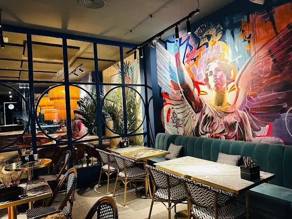 V Modern Italian - Madrid