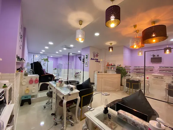 Lisa's Nails & Beauty - Madrid