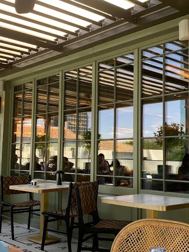 Roof 47 Cafe & Salón de Té