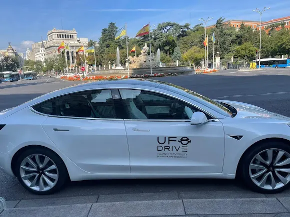 UFODRIVE Alquiler de coches Tesla