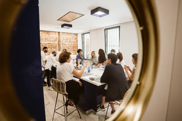 MONBULL. Alquiler de espacios para reuniones y eventos en Madrid - Madrid