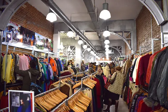 HUMANA Vintage - Madrid